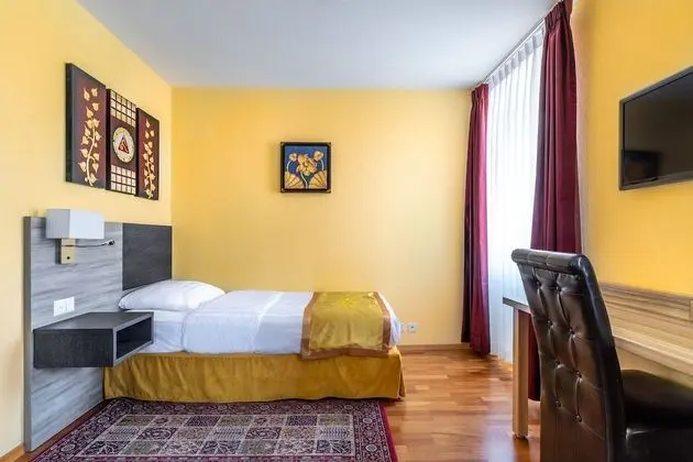 Tek Kişilik Oda, 1 Tek Kişilik Yatak
