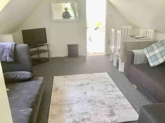 Apart Daire, 1 Büyük (Queen) Boy Yatak ve Çekyat