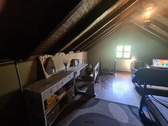 Kır Evi, 1 Büyük (Queen) Boy Yatak ve Çekyat