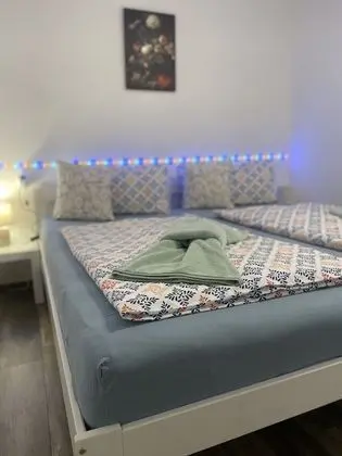 Ev, 1 Büyük (Queen) Boy Yatak