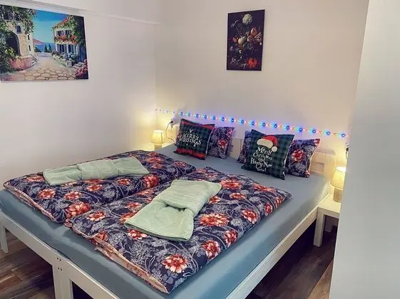 Ev, 1 Büyük (Queen) Boy Yatak