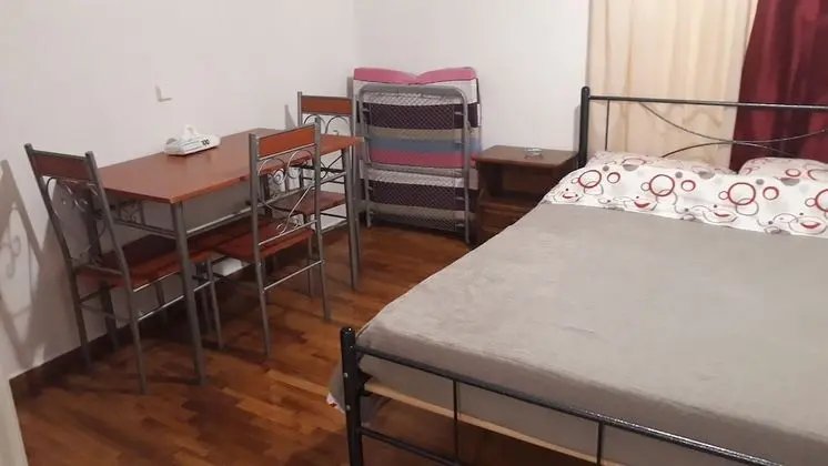 Ev, 1 Büyük (Queen) Boy Yatak