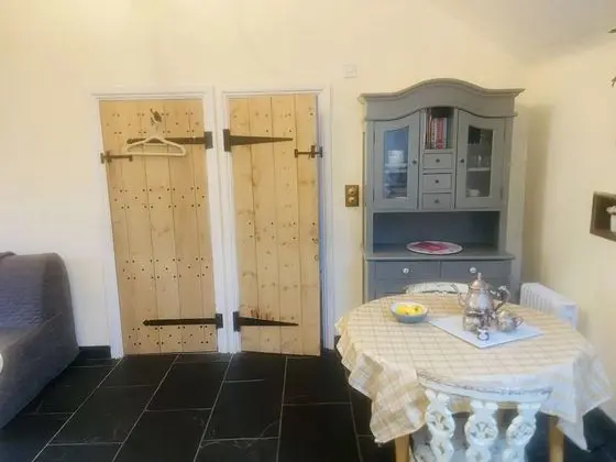 Kulübe, 1 Büyük (Queen) Boy Yatak ve Çekyat