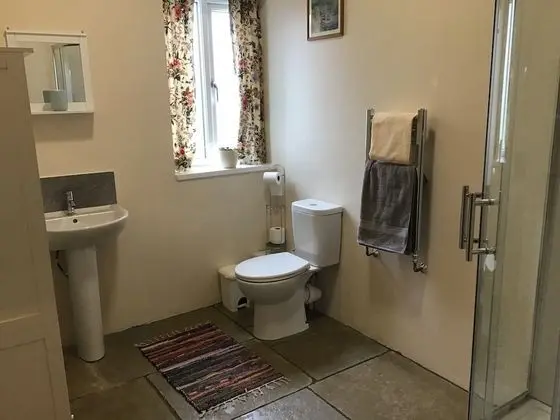 Kır Evi, 1 Büyük (Queen) Boy Yatak ve Çekyat