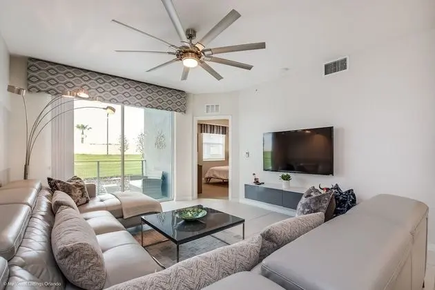 Ev (4741CT UNIT101  Amazing Story Lake Br)