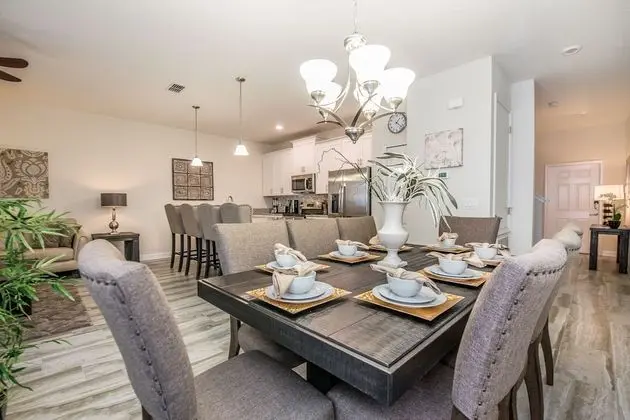 Ev (Amazing 4 Bedroom 3  Bathroom Storey )