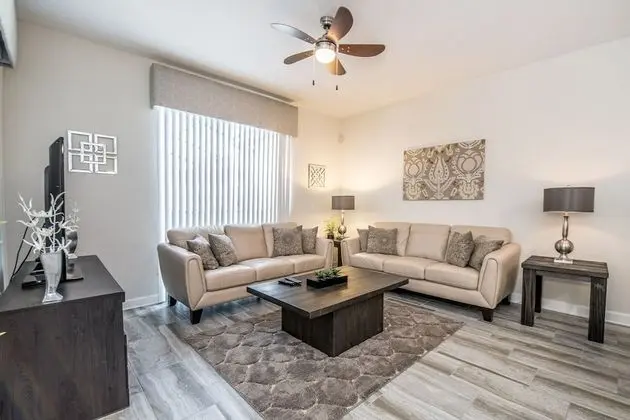 Ev (Amazing 4 Bedroom 3  Bathroom Storey )