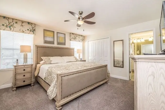 Ev (Amazing 4 Bedroom 3  Bathroom Storey )