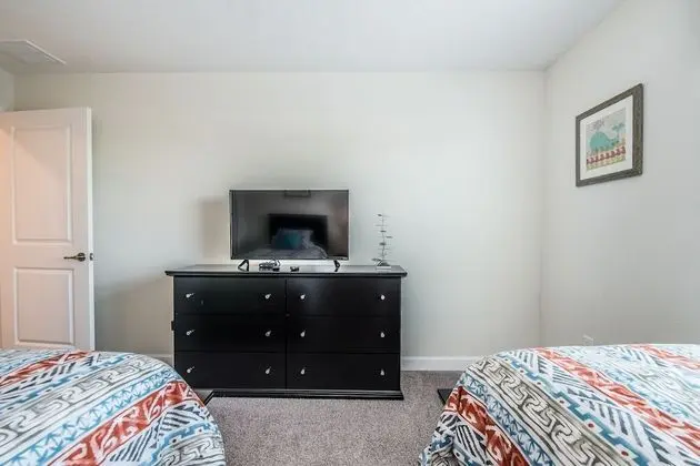 Ev (Amazing 4 Bedroom 3  Bathroom Storey )