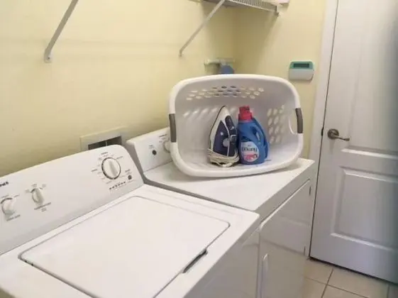 Ev