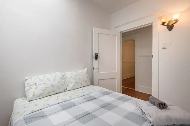 Apart Daire, 6 Yatak Odası