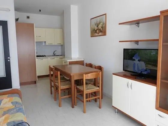 Daire, 2 Yatak Odası, Balkon