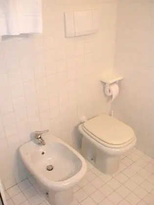 Ev