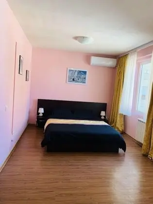 Apart Daire, 1 Büyük (Queen) Boy Yatak