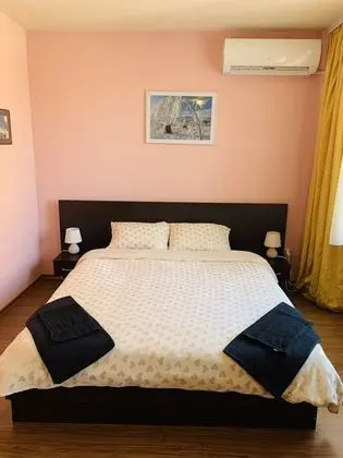 Apart Daire, 1 Büyük (Queen) Boy Yatak