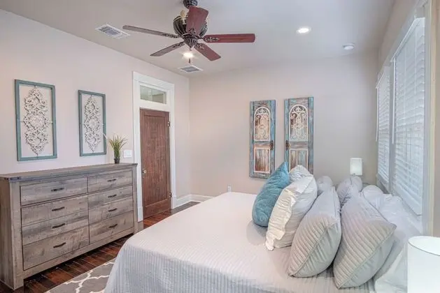 Ev (4 Bedrooms)