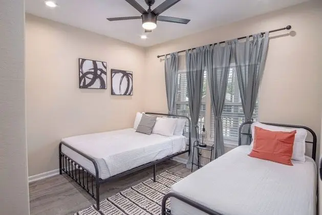 Ev (3 Bedrooms)