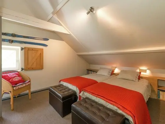 Ev