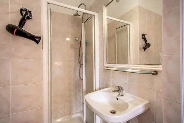 Standard Üç Kişilik Oda, Özel Banyo