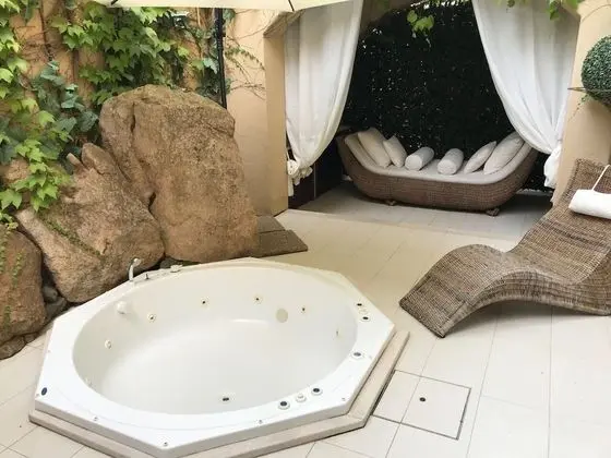 Daire, 3 Yatak Odası, Sigara İçilebilir, Sıcak Su Havuzu