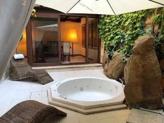 Daire, 3 Yatak Odası, Sigara İçilebilir, Sıcak Su Havuzu