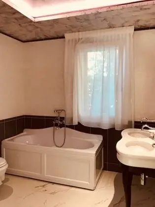 Villa, 5 Yatak Odası, Şömine