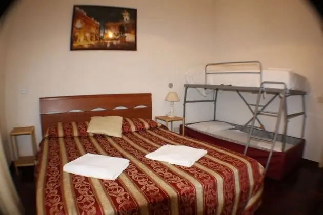 Standard Dört Kişilik Oda, Özel Banyo