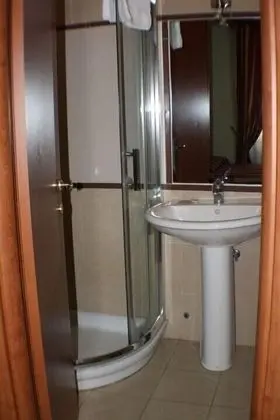 Standard Tek Büyük veya İki Ayrı Yataklı Oda, Özel Banyo