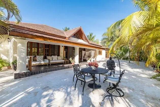Villa, 4 Yatak Odası, Kişiye Özel Havuzlu, Avlu