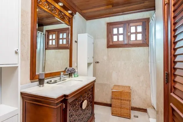 Villa, 4 Yatak Odası, Kişiye Özel Havuzlu, Avlu