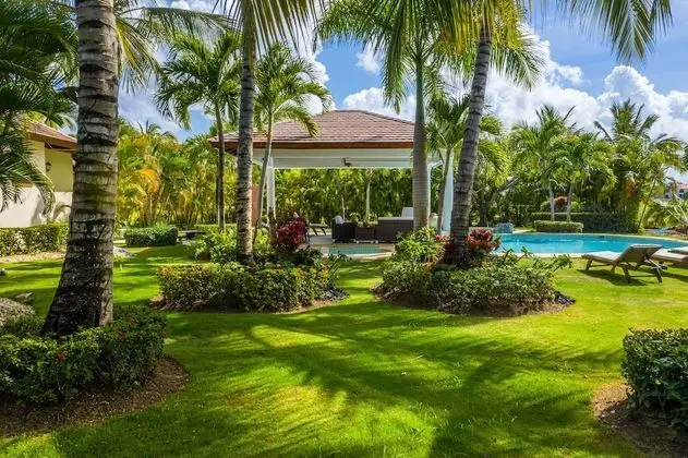Villa, 4 Yatak Odası, Kişiye Özel Havuzlu, Avlu