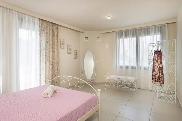 Villa, 4 Yatak Odası, Kişiye Özel Havuzlu