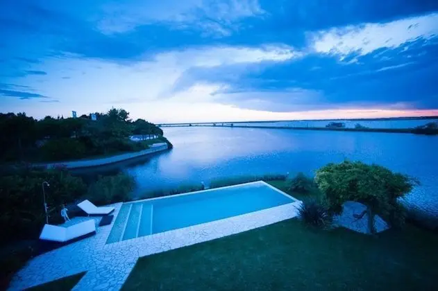 Villa, 4 Yatak Odası, Balkon