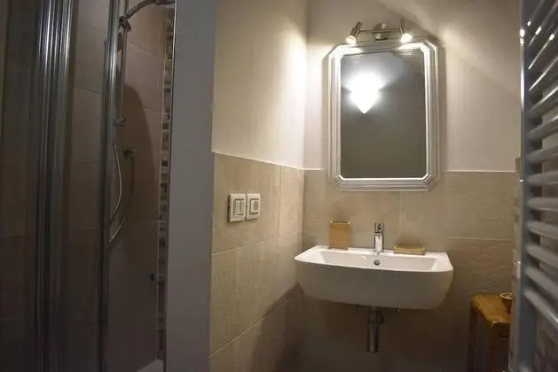 Apart Daire, 1 Büyük (Queen) Boy Yatak