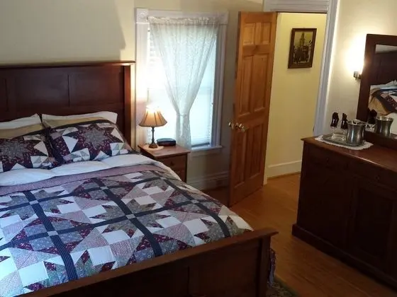 Superior Tek Büyük Yataklı Oda, Banyolu/Duşlu, Bahçe Manzaralı (Rupert Suite)
