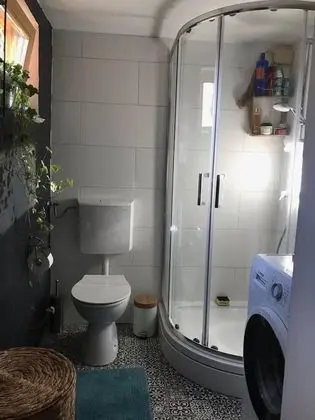 Kır Evi, 1 Büyük (Queen) Boy Yatak ve Çekyat