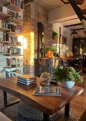 Kır Evi, 1 Büyük (Queen) Boy Yatak ve Çekyat