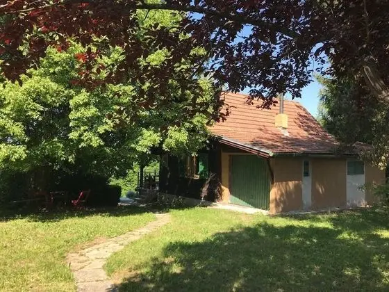 Kır Evi, 1 Büyük (Queen) Boy Yatak ve Çekyat