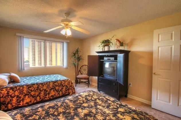 Daire, Birden Çok Yatak (Beautifully decorated ocean view cond)