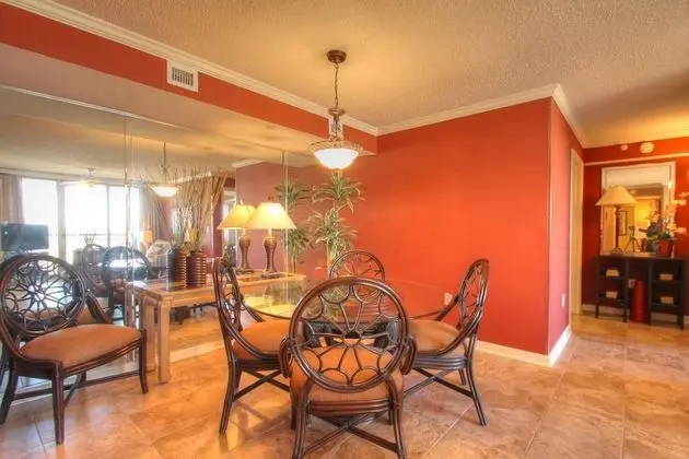 Daire, Birden Çok Yatak (Beautifully decorated ocean view cond)