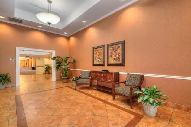Daire, Birden Çok Yatak (Beautifully decorated ocean view cond)