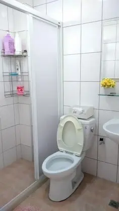 Dört Kişilik Oda, Ortak Banyo