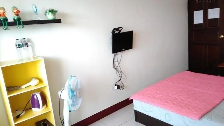 Tek Büyük Yataklı Oda, Ortak Banyo