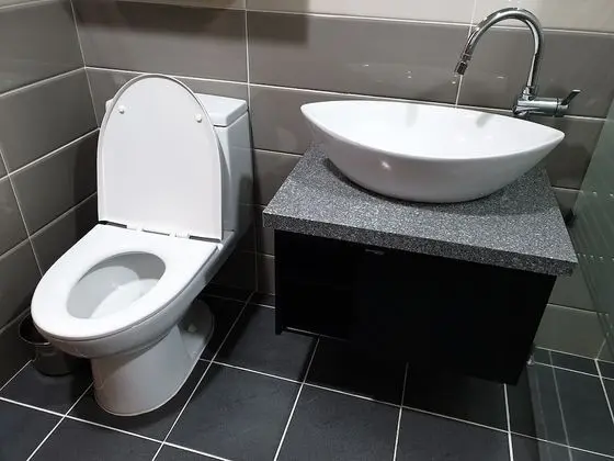 İki Ayrı Yataklı Oda, Sigara İçilmez