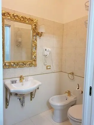 Comfort Üç Kişilik Oda, 2 Yatak Odası, Bağlantılı Odalar