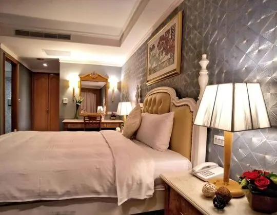 Luxury Tek Büyük Yataklı Oda