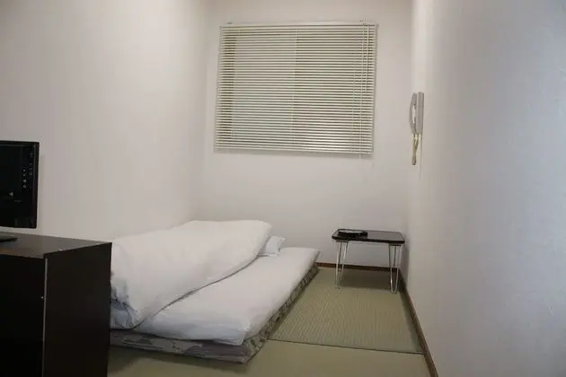 Tek Kişilik Oda, Sigara İçilebilir