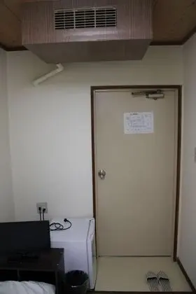 Tek Kişilik Oda, Sigara İçilmez