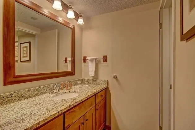 Süit, 1 Büyük (Queen) Boy Yatak ve Çekyat (Colorado)