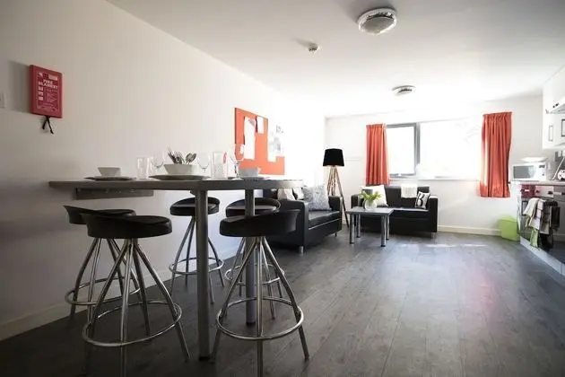 Tek Büyük Yataklı Oda, Banyolu/Duşlu